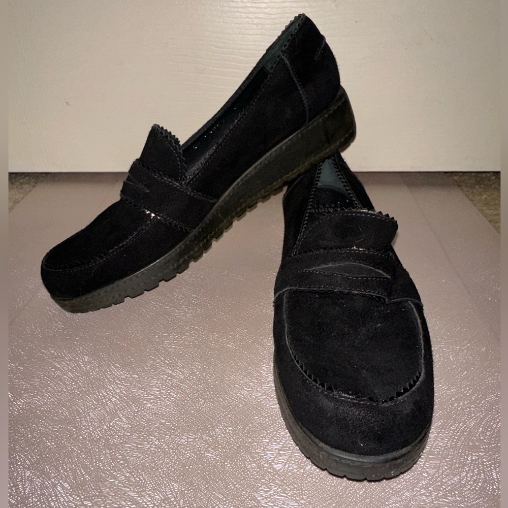 Stuart Weitzman Womens Black Suede Loafers 9.5 fall office preppy